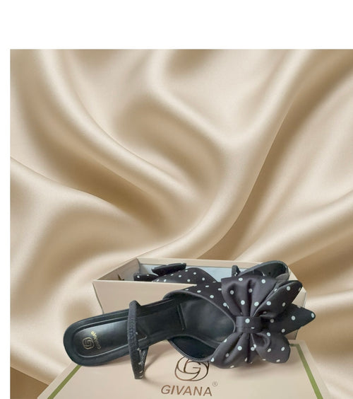 Escarpin à pois et noeud